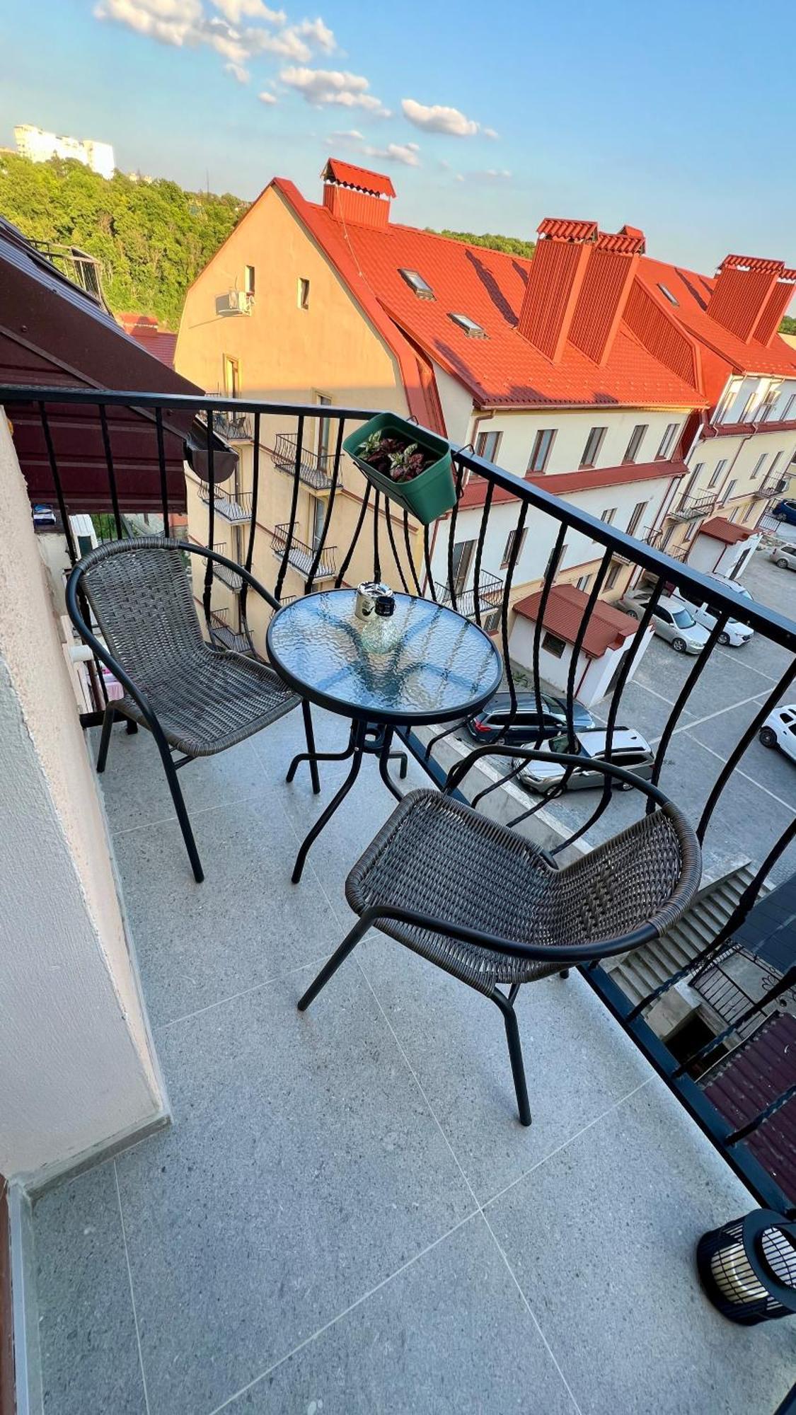 Apartment стильні та просторі «d.і.м.»