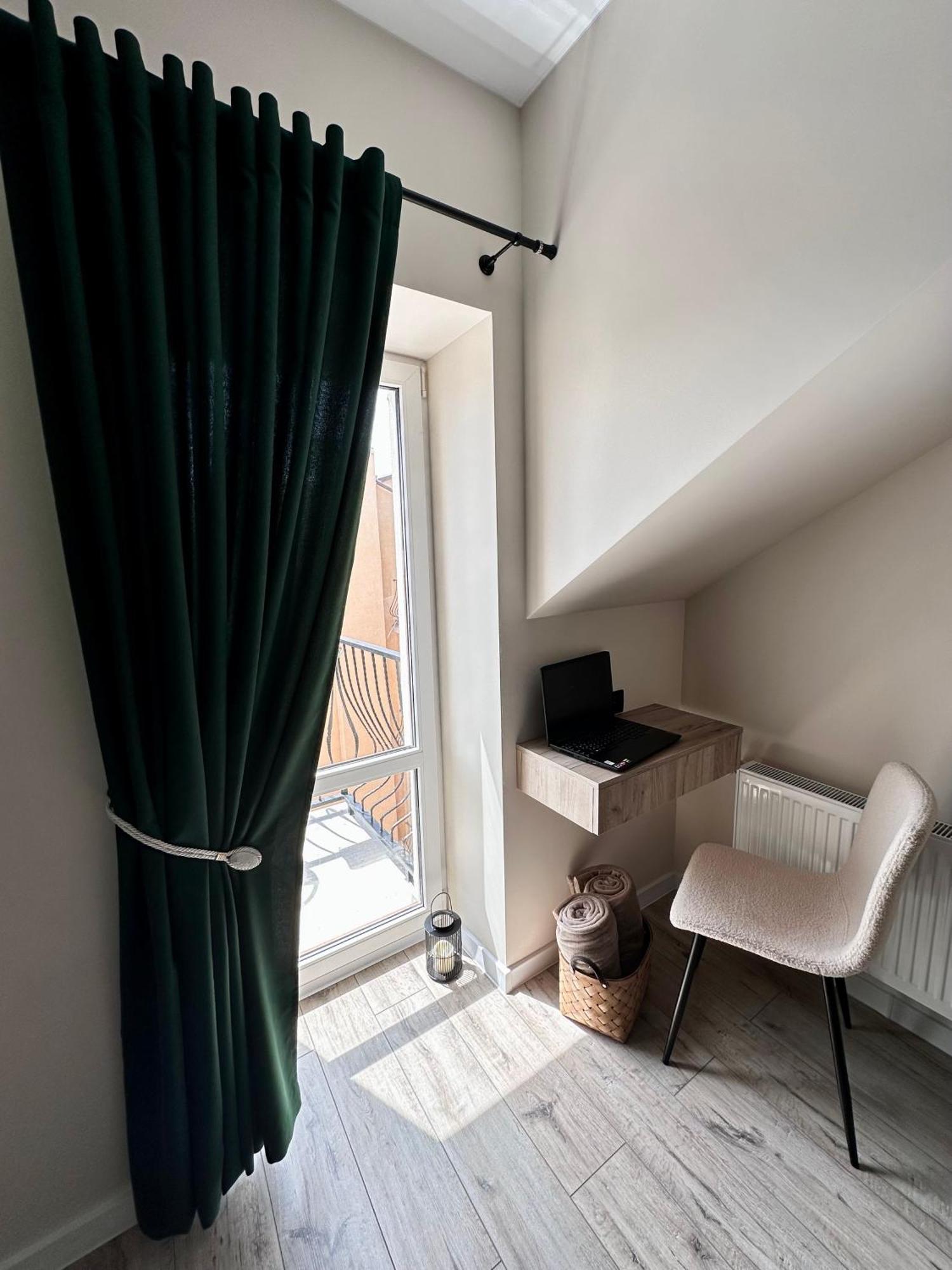 Apartment стильні та просторі «d.і.м.»